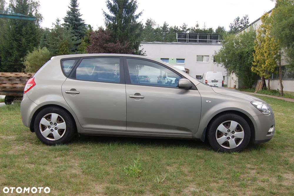 Kia Ceed 1.6 Crdi L Euro2012 - 13
