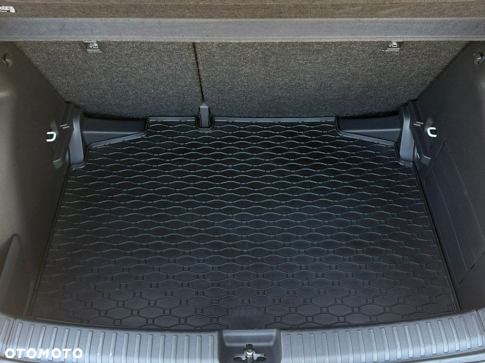 Skoda Fabia 1.0 TSI Monte Carlo DSG - 24