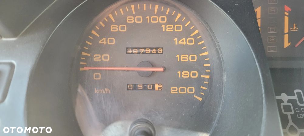 Mitsubishi Pajero - 13