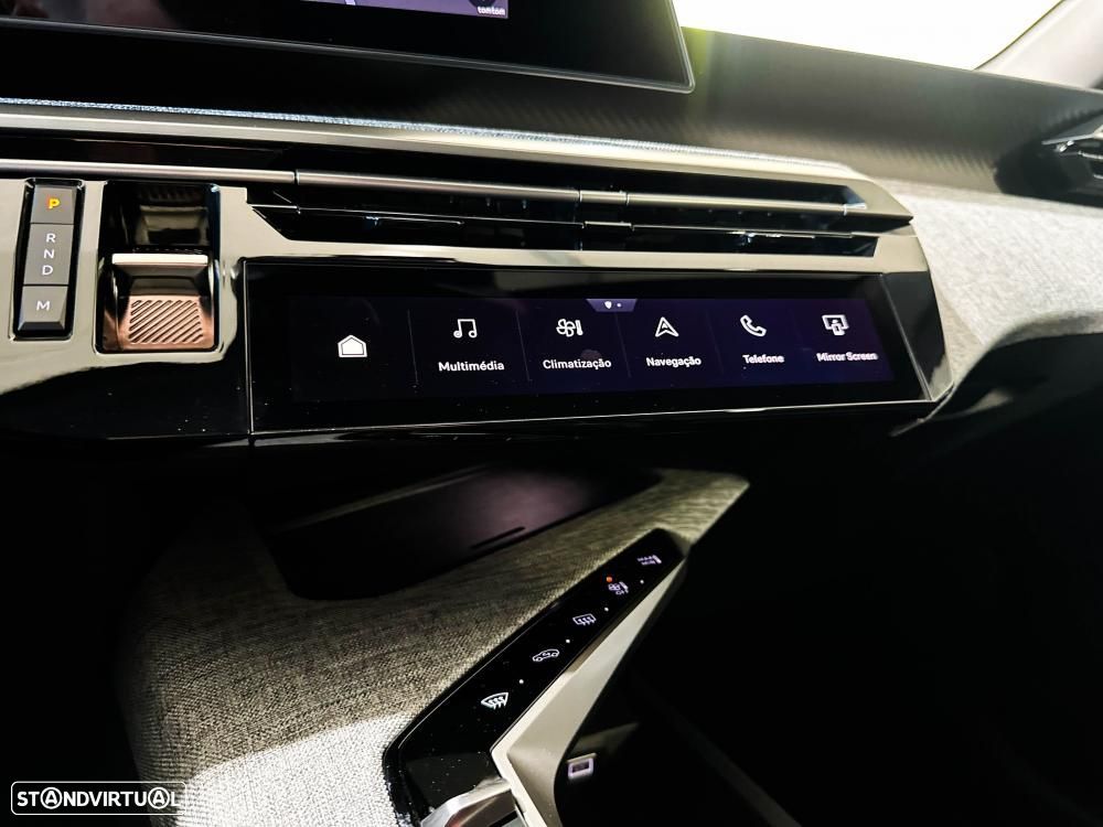 Peugeot 5008 1.2 Hybrid Allure Pack e-DCS6 - 36