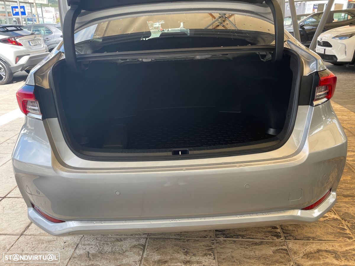 Toyota Corolla SD 1.8 Hybrid Luxury - 10