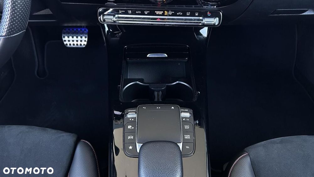 Mercedes-Benz CLA 250 e PHEV AMG Line 8G-DCT - 19
