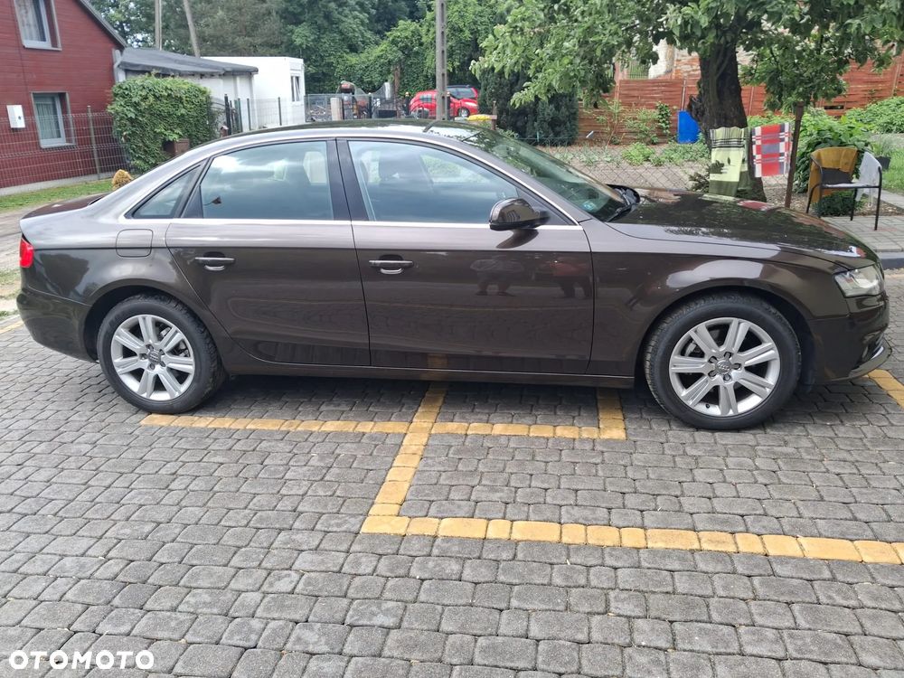 Audi A4 Limousine - 5