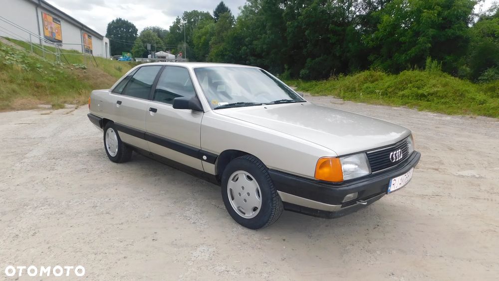Audi 100 1.8 E - 19
