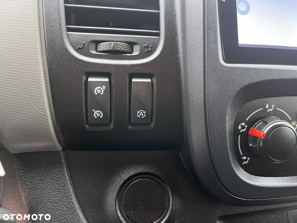 Renault Trafic - 22