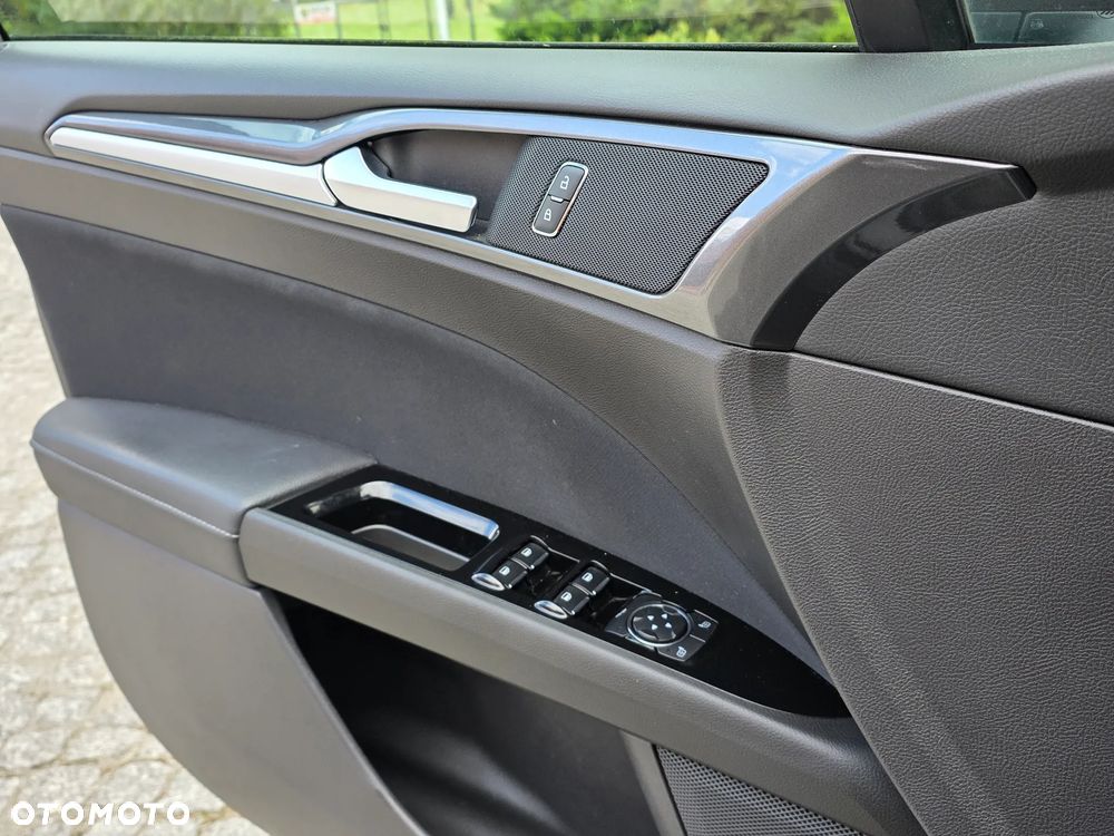 Ford Mondeo - 26