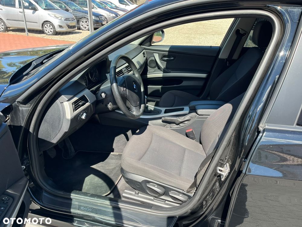 BMW Seria 3 316d - 15