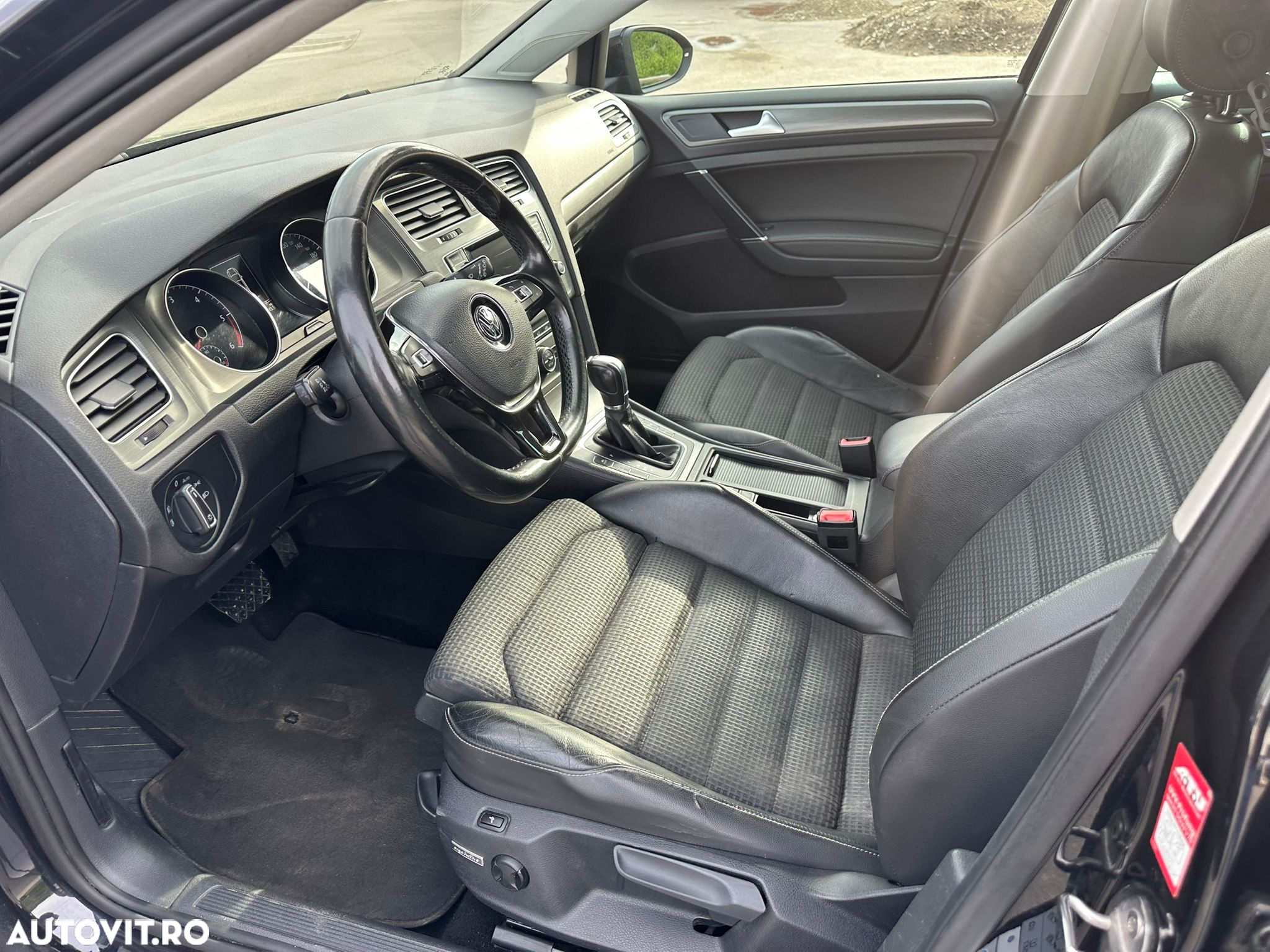Volkswagen Golf - 12
