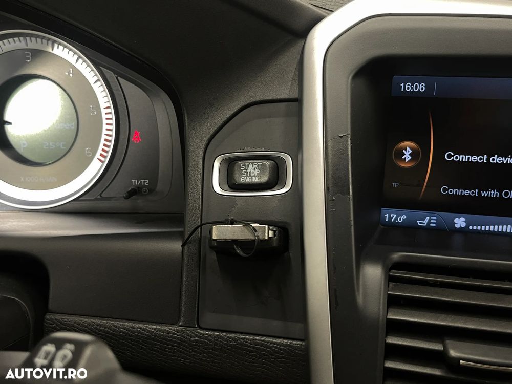 Volvo XC 60 2.4D AWD Momentum - 17
