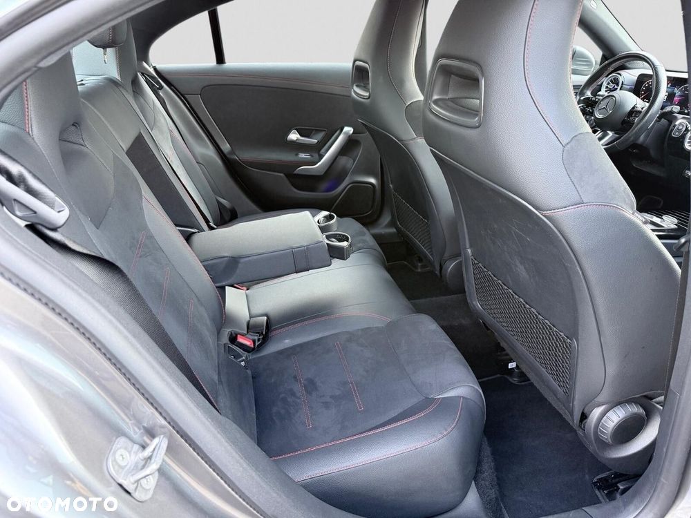 Mercedes-Benz CLA 200 AMG Line 7G-DCT - 22