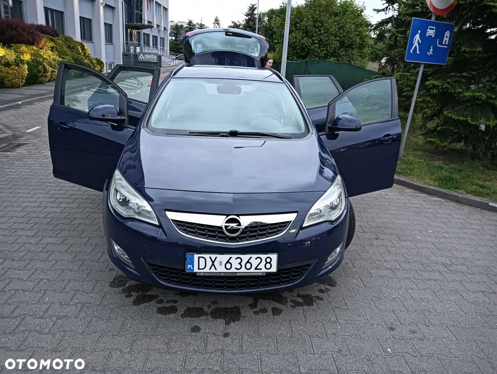 Opel Astra 2.0 CDTI DPF Design Edition - 4