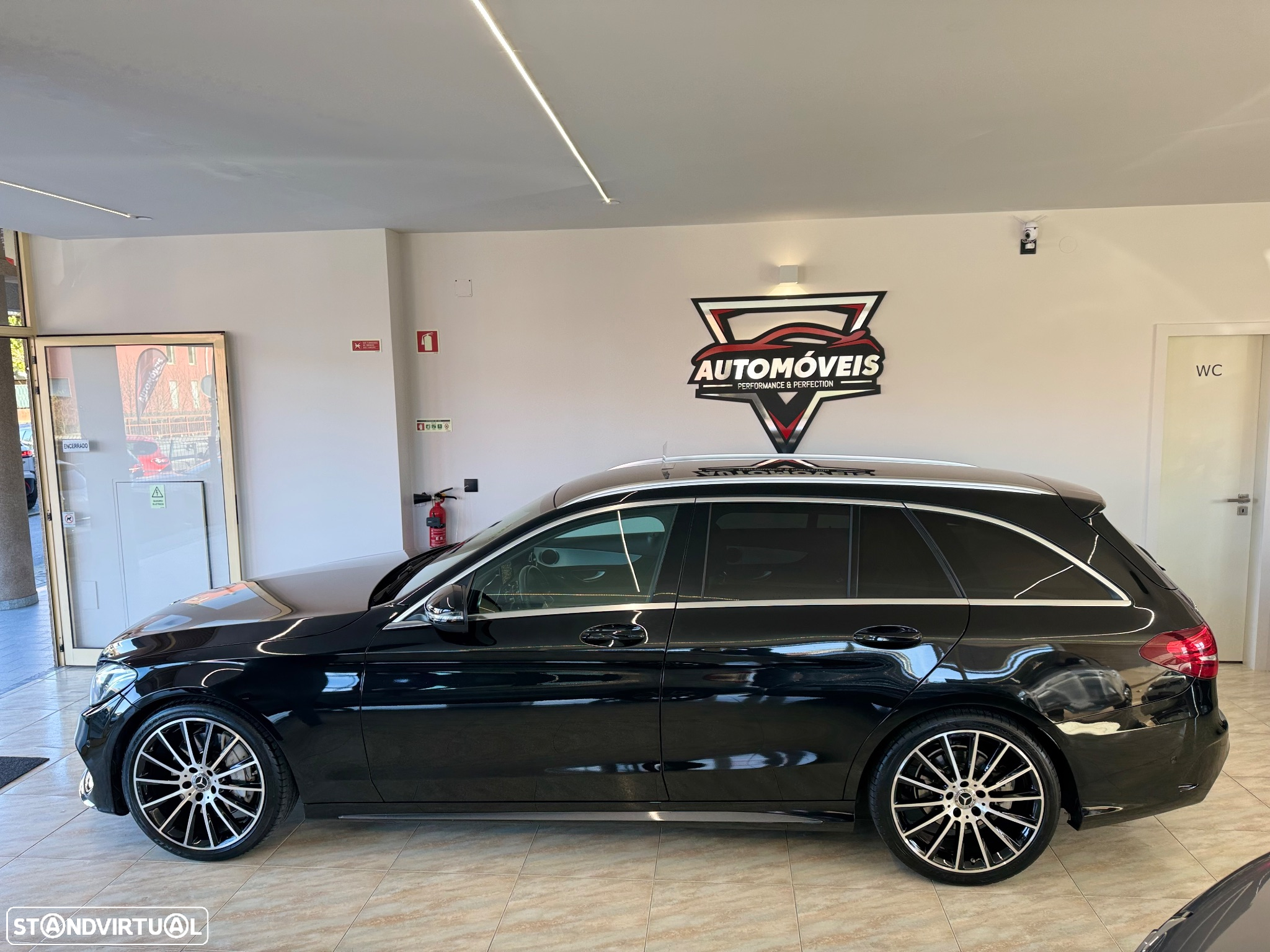 Mercedes-Benz C 300 h AMG Line - 4