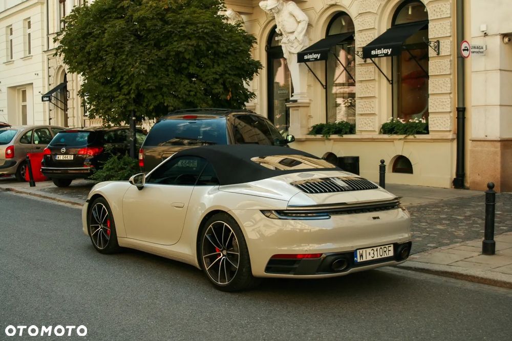 Porsche 911 Carrera 4S - 8