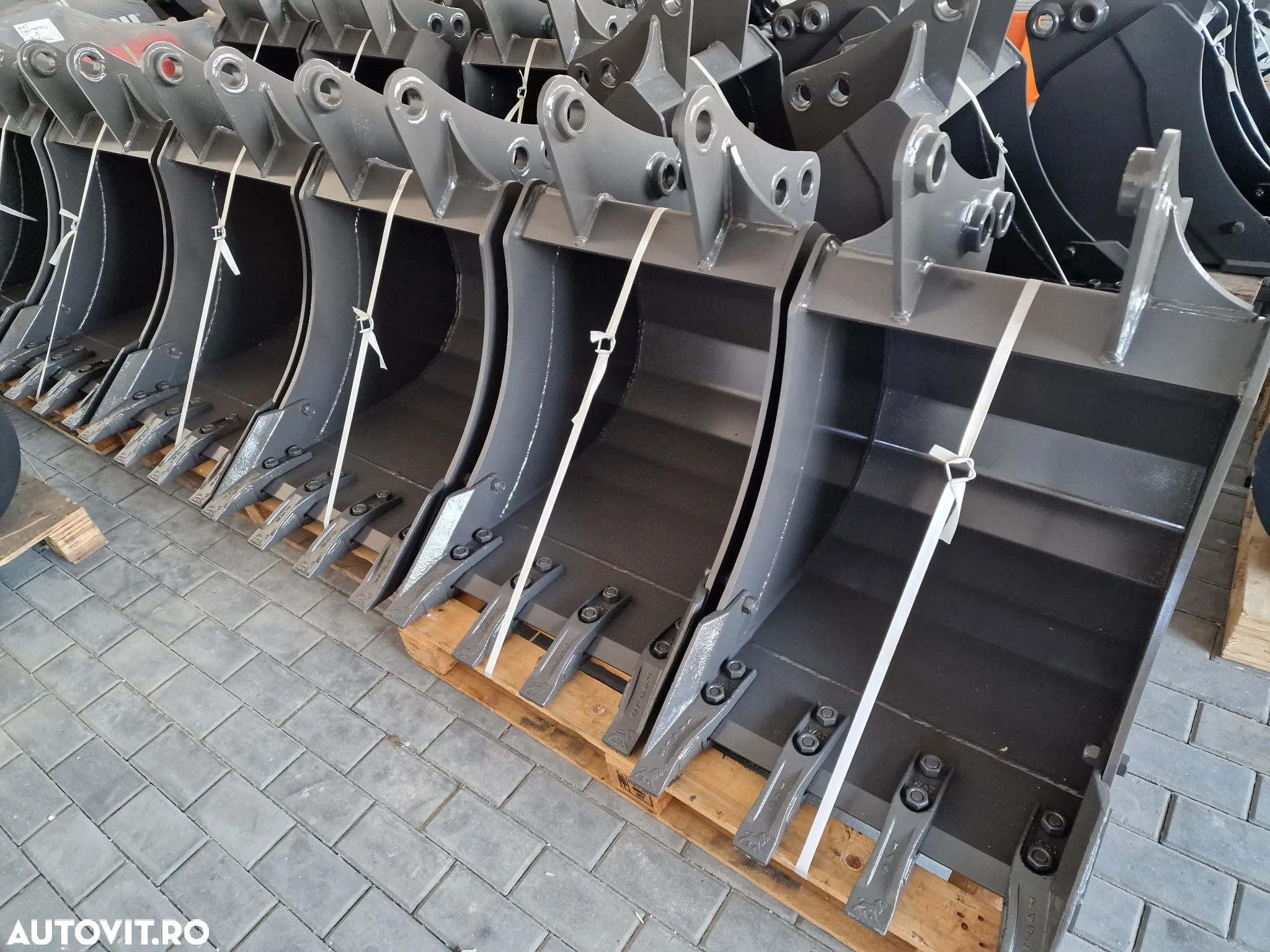 Cupa buldoexcavator - 2