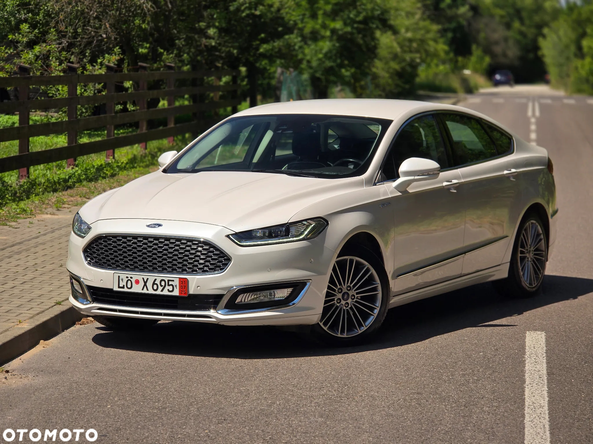 Ford Mondeo Vignale 2.0 Hybrid - 2