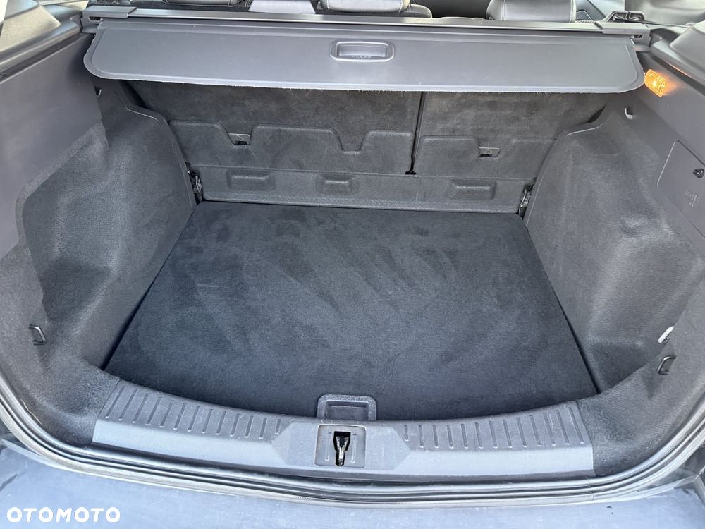 Ford Kuga 2.0 TDCi 2x4 Titanium - 19