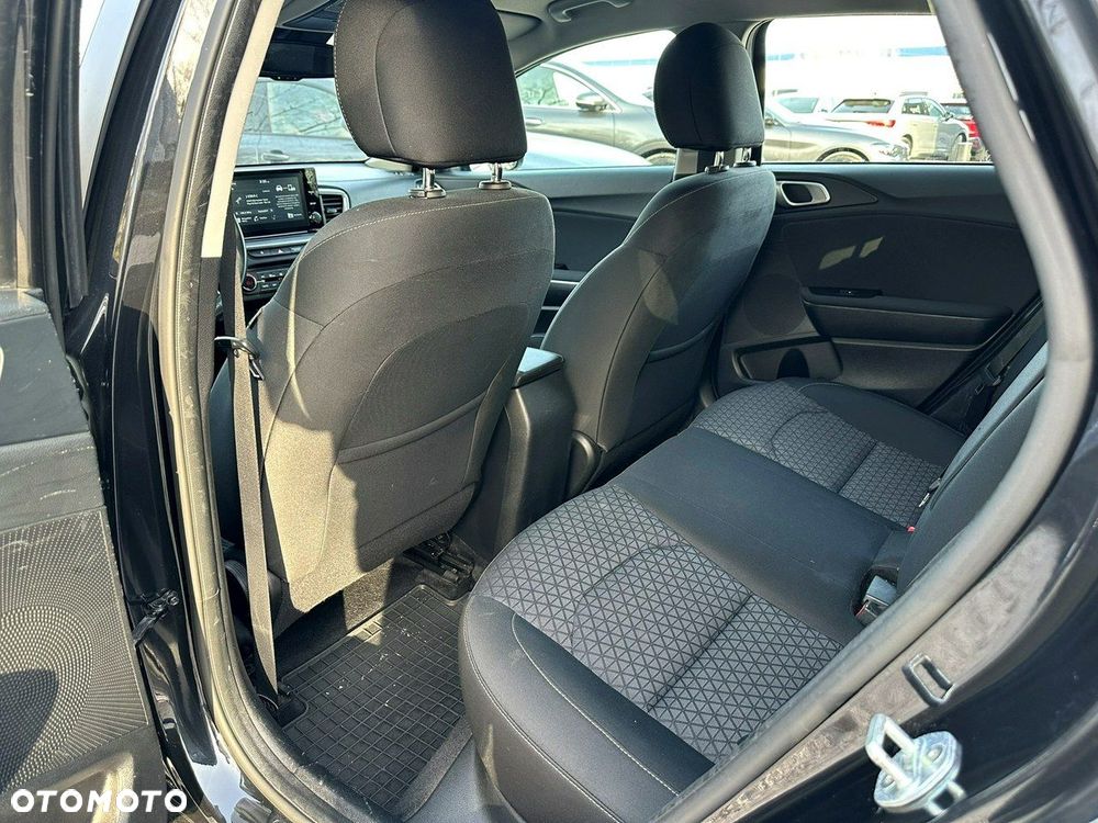Kia Ceed - 14