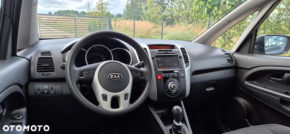 Kia Venga - 11