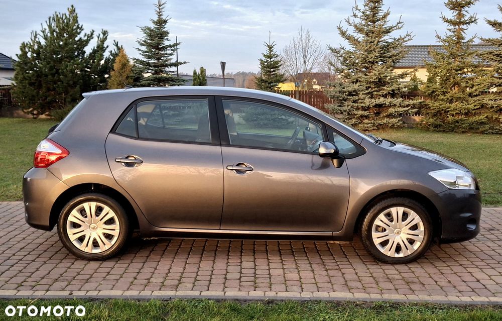 Toyota Auris 1.33 VVT-i Terra - 4