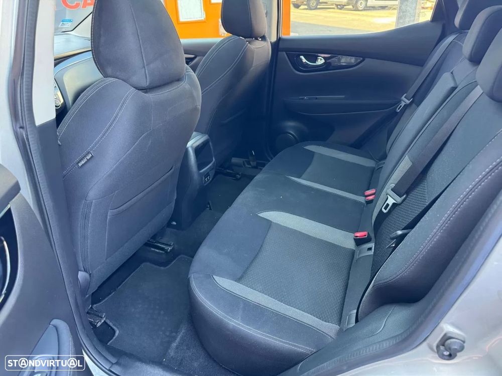 Nissan Qashqai 1.3 DIG-T N-Connecta J18 - 18