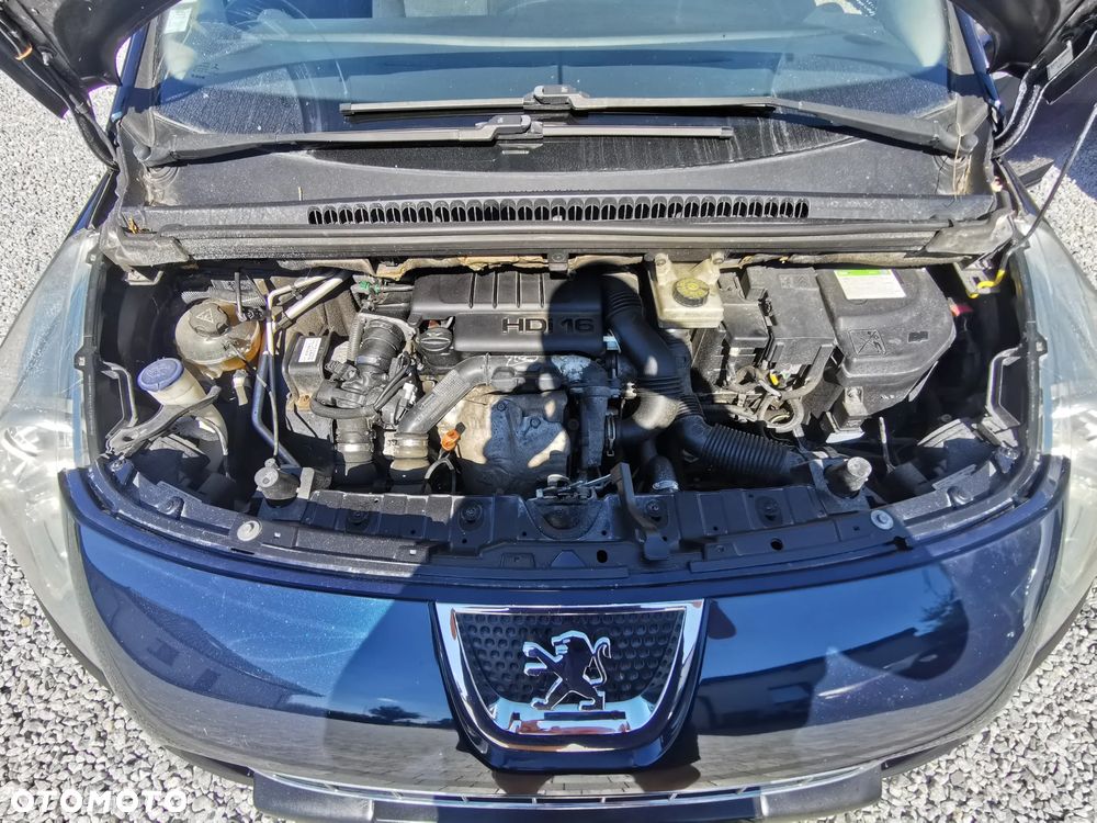 Peugeot 3008 1.6 HDi Premium - 12