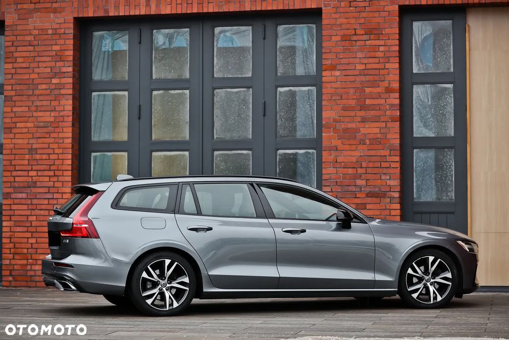 Volvo V60 D4 Geartronic R-Design - 17