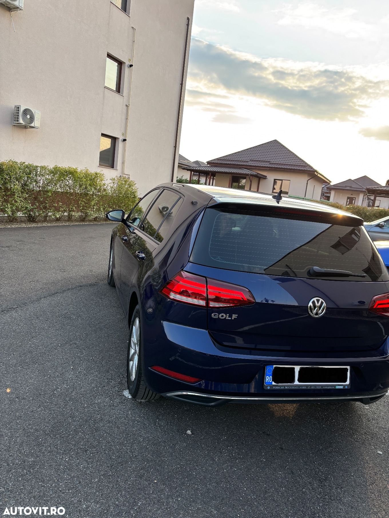 Volkswagen Golf 1.6 TDI DSG Comfortline - 3