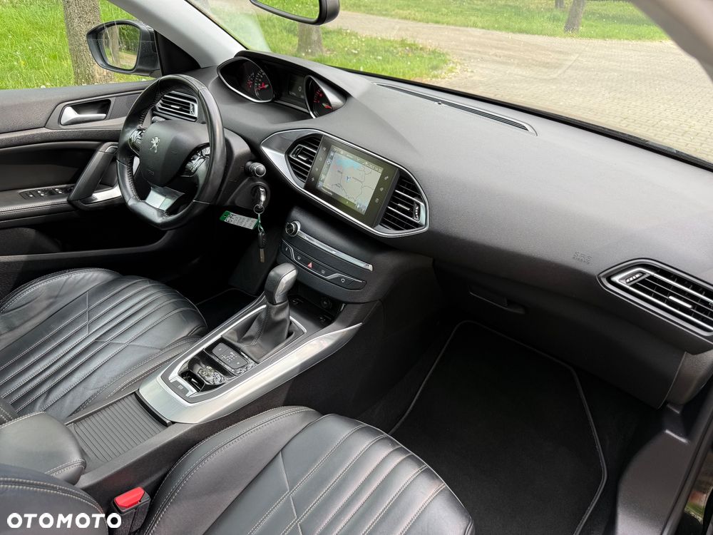 Peugeot 308 PureTech 130 GPF EAT8 Stop & Start Allure Pack - 35