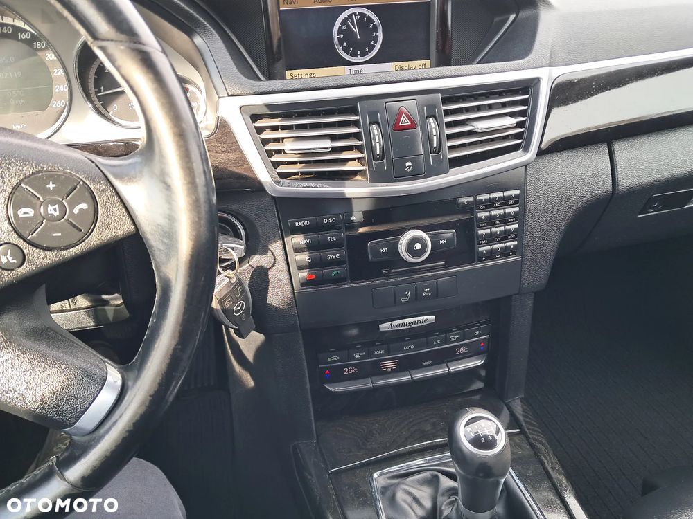 Mercedes-Benz Klasa E 200 CDI Avantgarde - 19