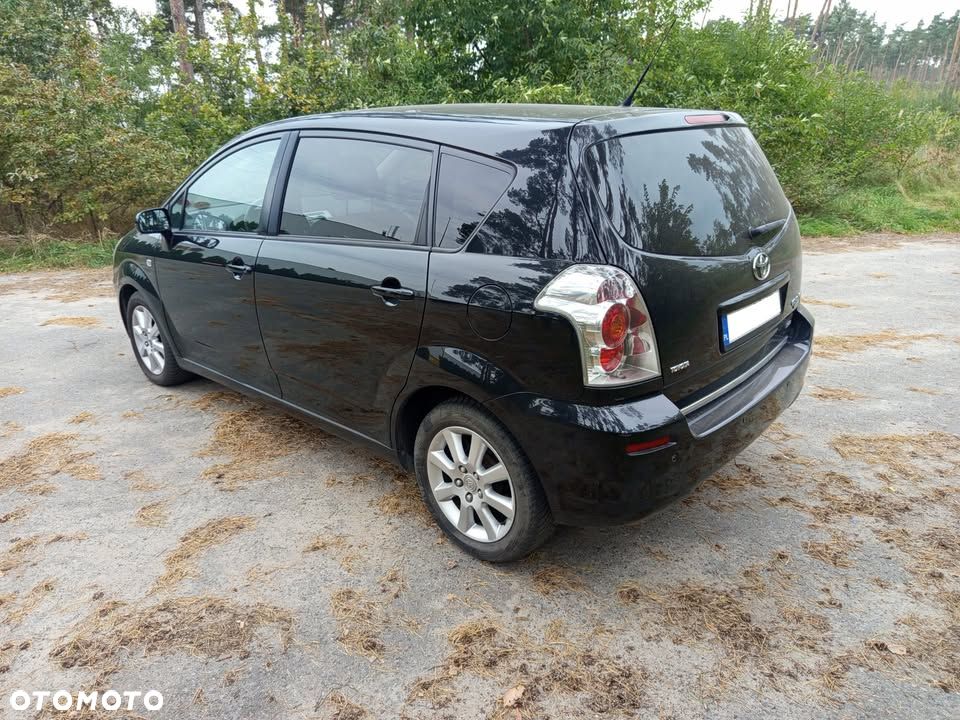 Toyota Corolla Verso - 3