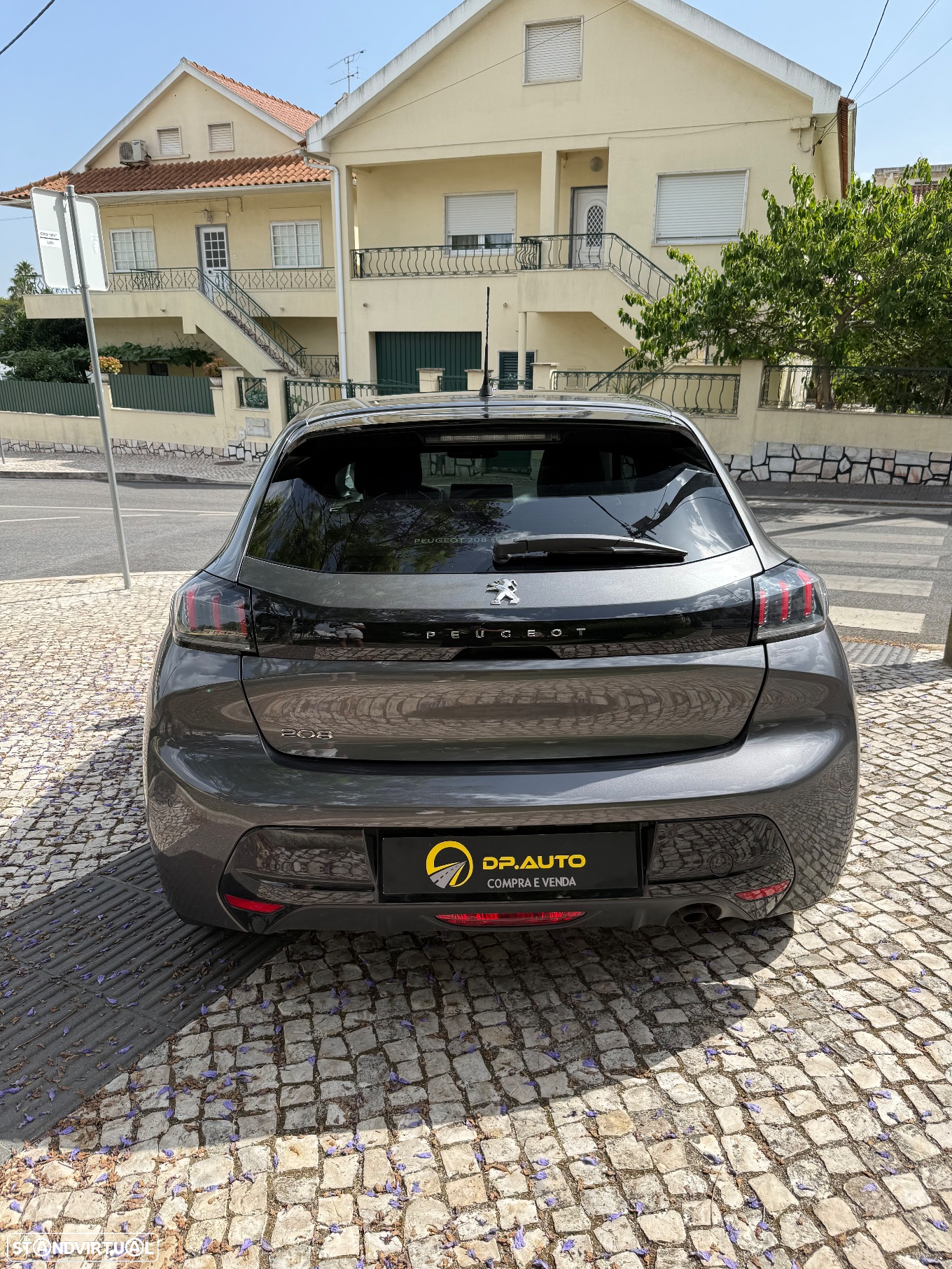 Peugeot 208 1.2 PureTech Allure - 8