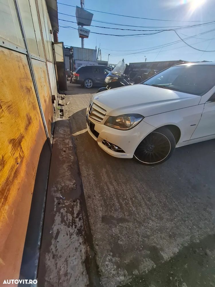 Dezmembrez Mercedes c220 CDI w204 Facelift - 4