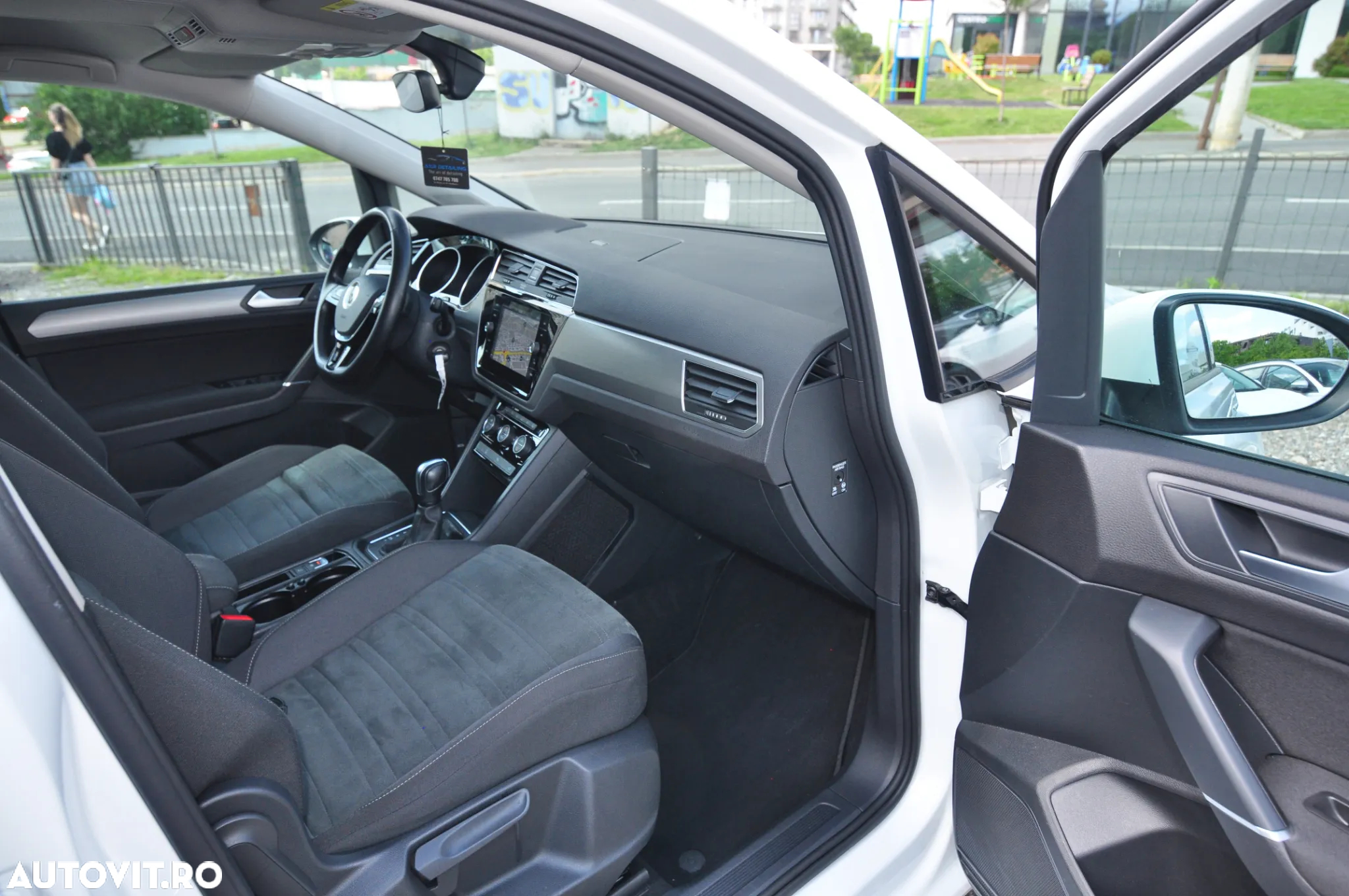 Volkswagen Touran 2.0 TDI SCR (BlueMotion Technology) DSG Comfortline - 22