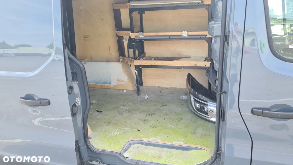 Renault Trafic - 11