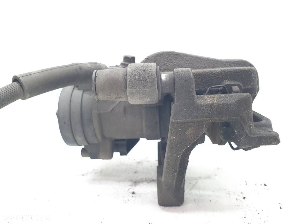 ZACISK HAMULCOWY TYŁ TYLNY LEWY JARZMO SKODA OCTAVIA IV 2.0 TDI 5R3615405A - 7