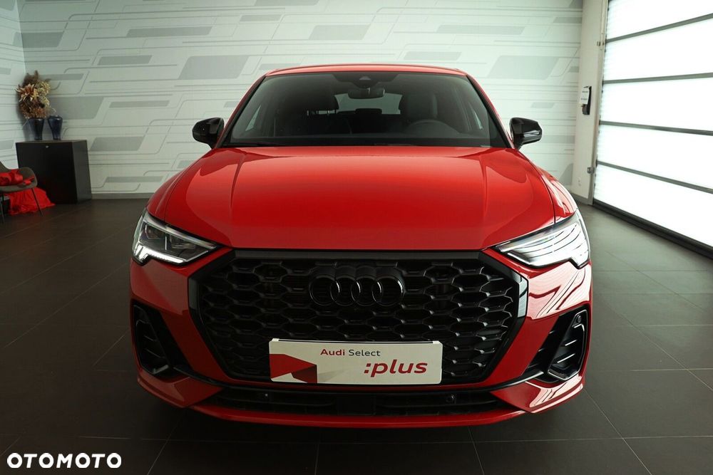 Audi Q3 Sportback - 11
