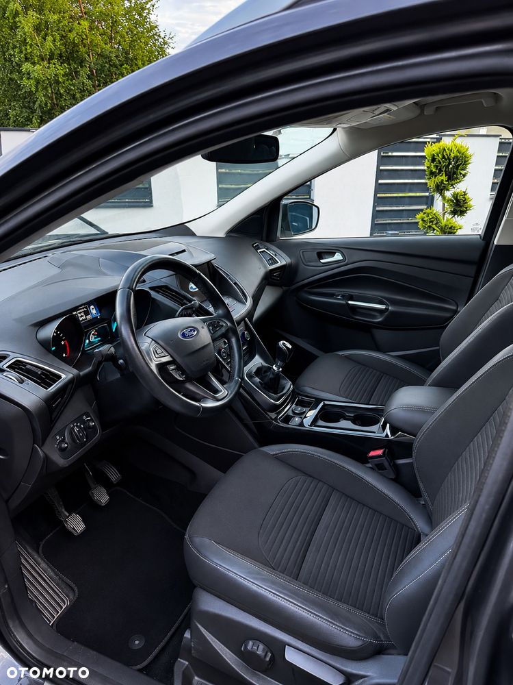 Ford Kuga 2.0 TDCi 2x4 Titanium - 13