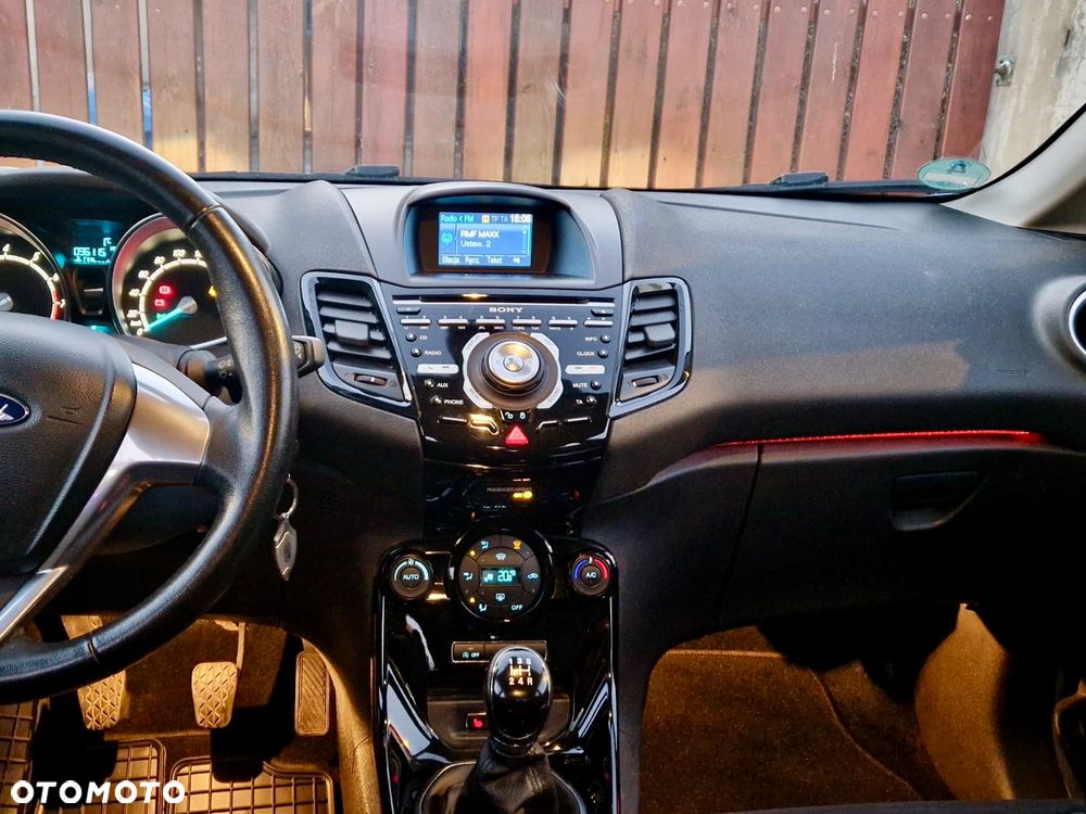 Ford Fiesta 1.0 EcoBoost STart-Stop Titanium - 13