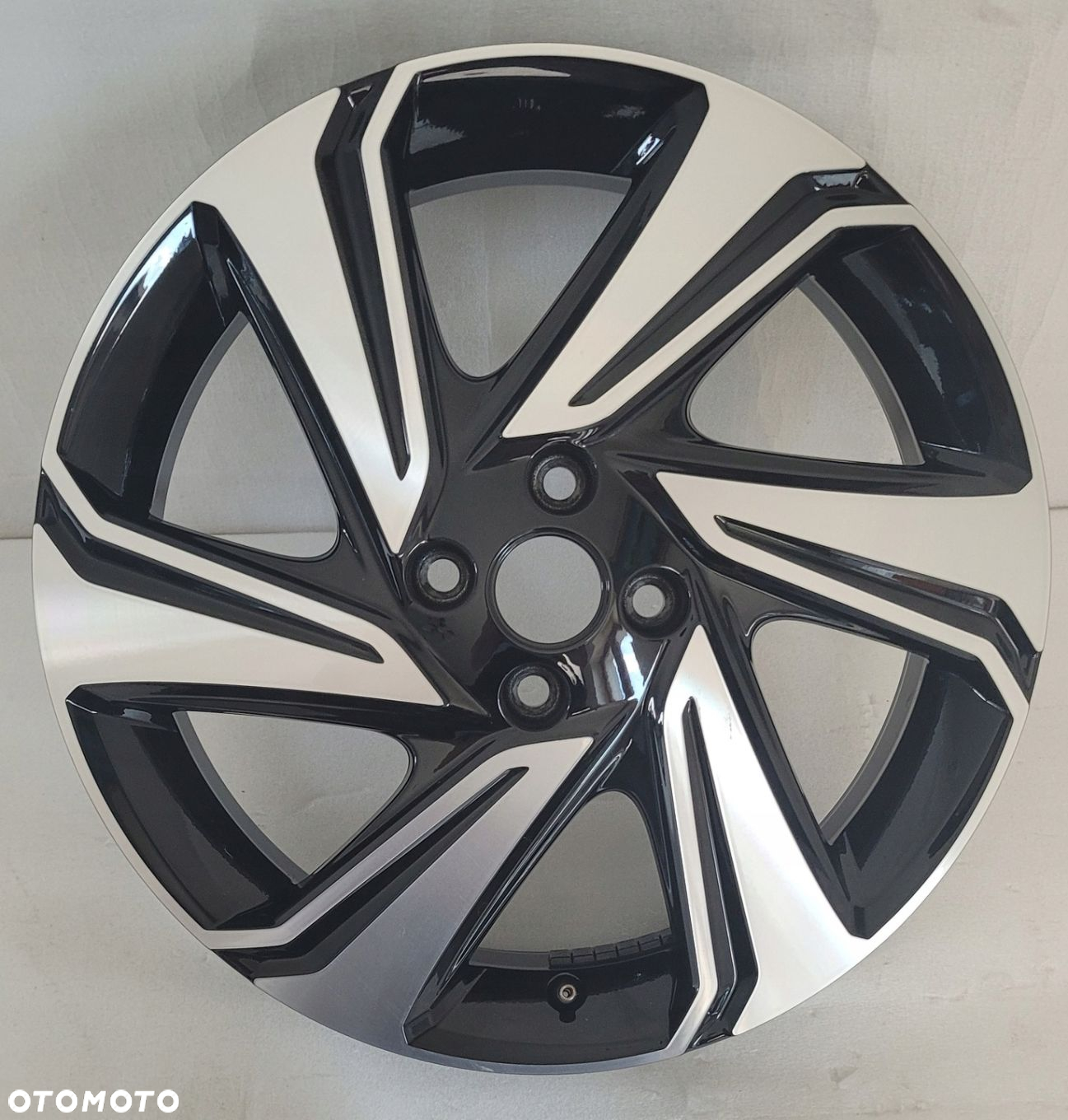 FELGA TOYOTA AYGO II YARIS 5x17 17 ET40 4X100 - 3