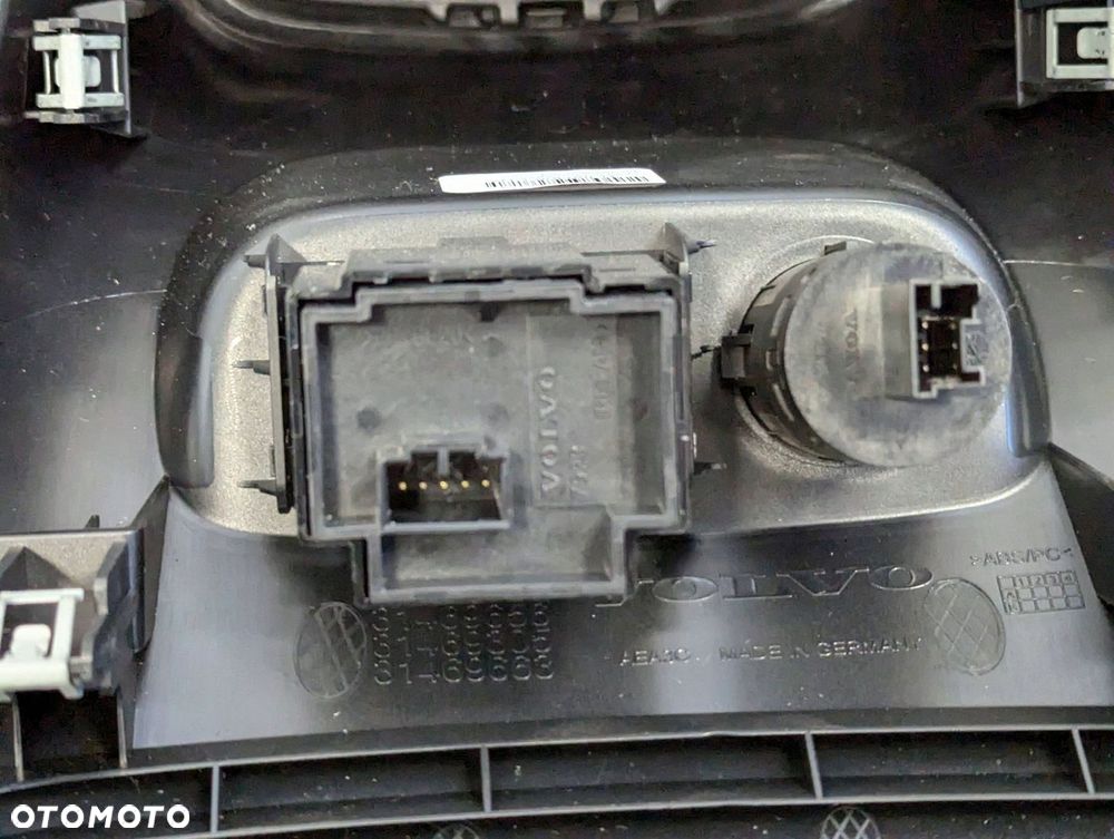 XC40 2017-2025 Kratka nawiewu tunelu środkowego panel grzania - 6
