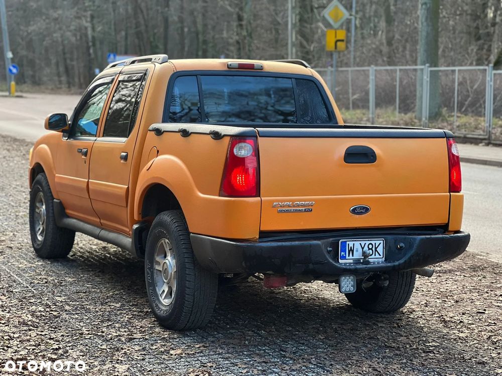 Ford Explorer sport trac - 11