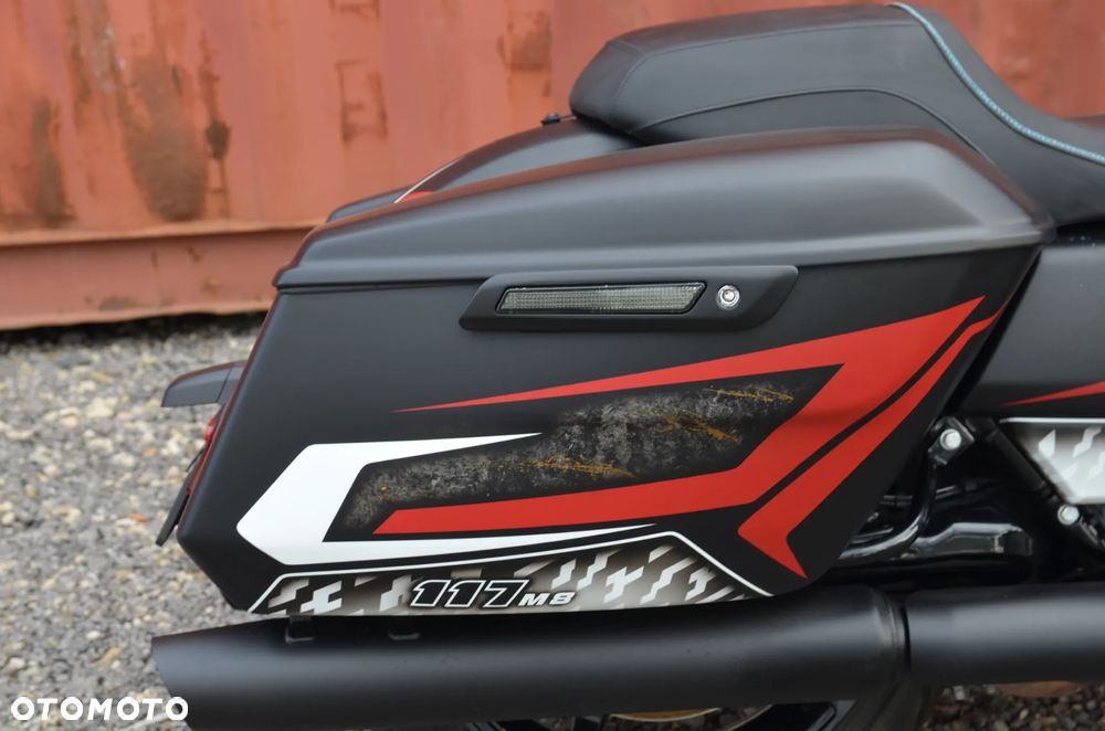 Harley-Davidson Touring Street Glide - 17