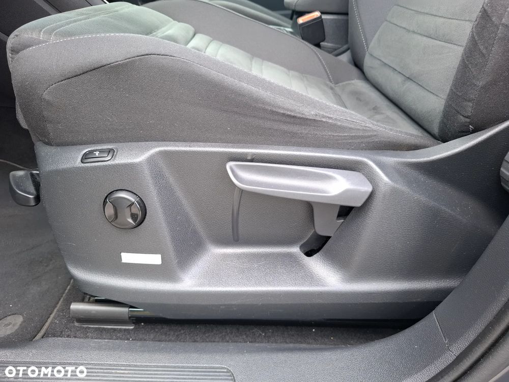 Volkswagen Touran - 20