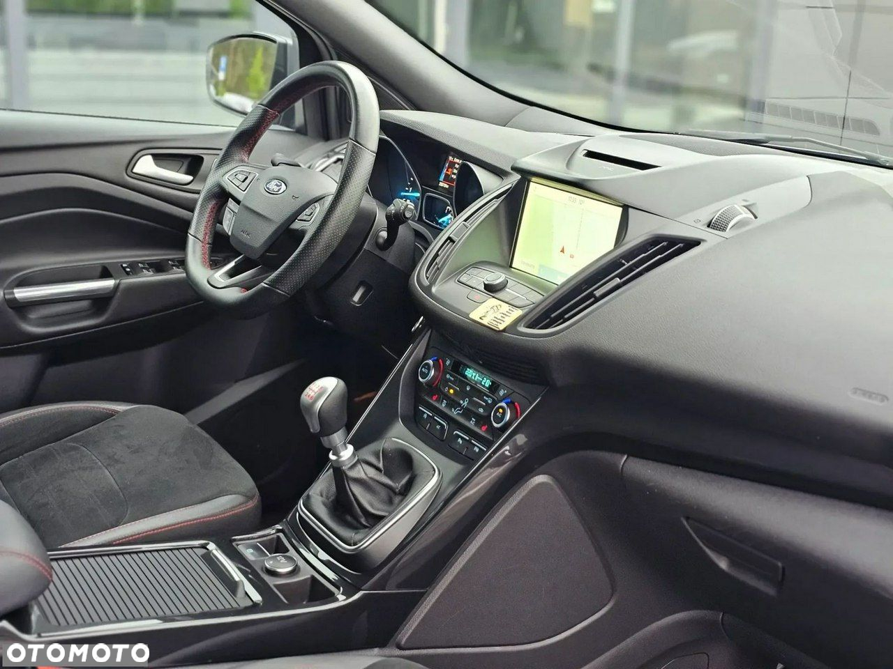Ford Kuga 2.0 TDCi FWD ST-Line - 36