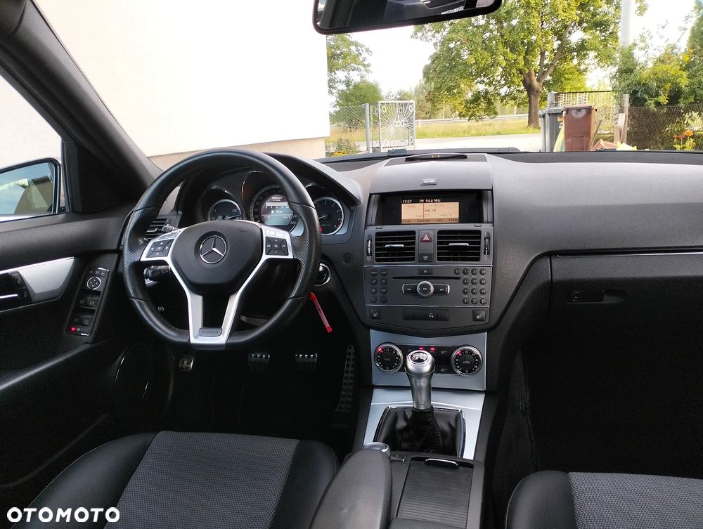 Mercedes-Benz Klasa C 180 Kompressor Avantgarde - 31