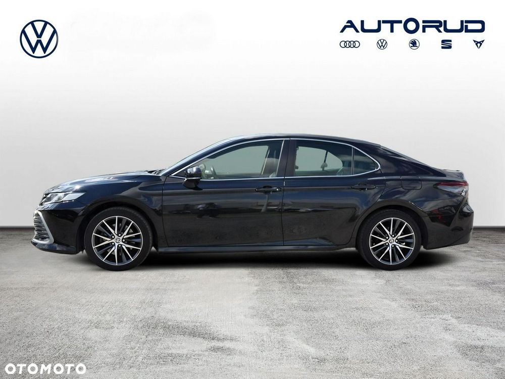 Toyota Camry - 4