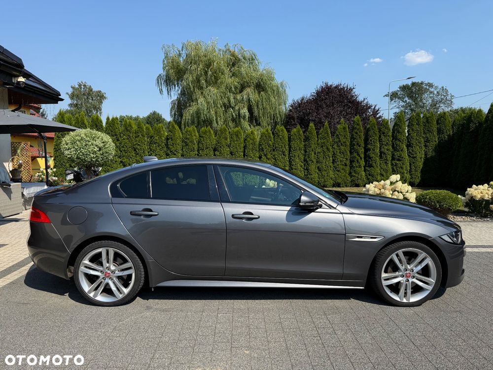 Jaguar XE 20d AWD R-Sport - 10