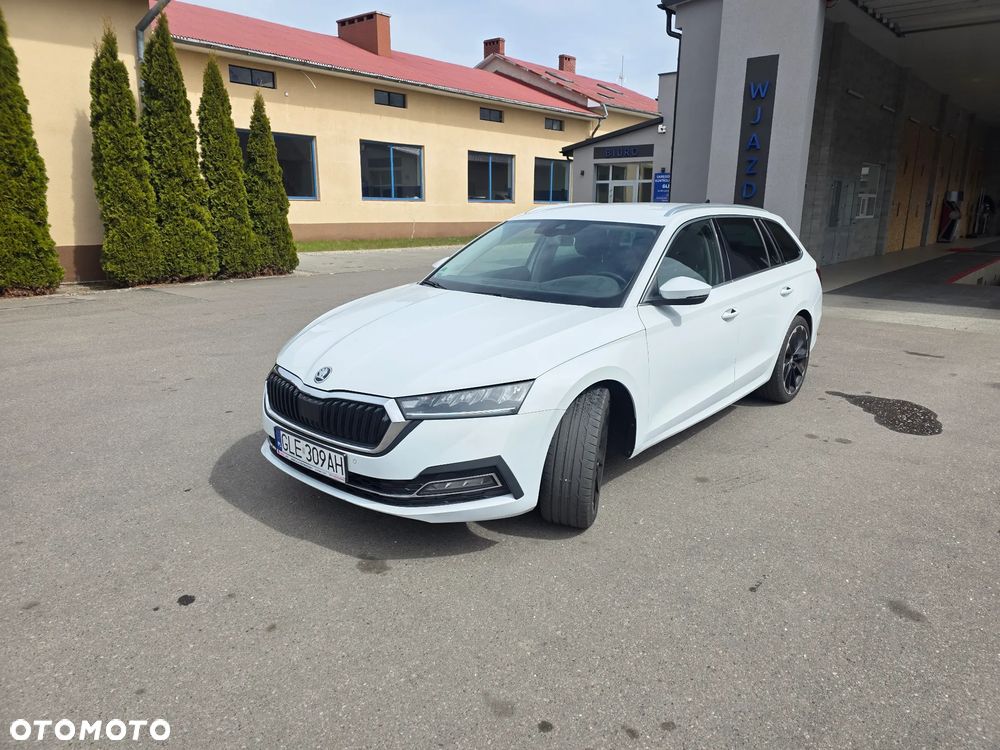 Skoda Octavia 2.0 TDI DSG Ambition - 1