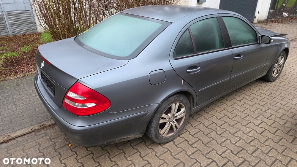 Mercedes-Benz Klasa E 200 Kompressor Classic Sport Edition - 3