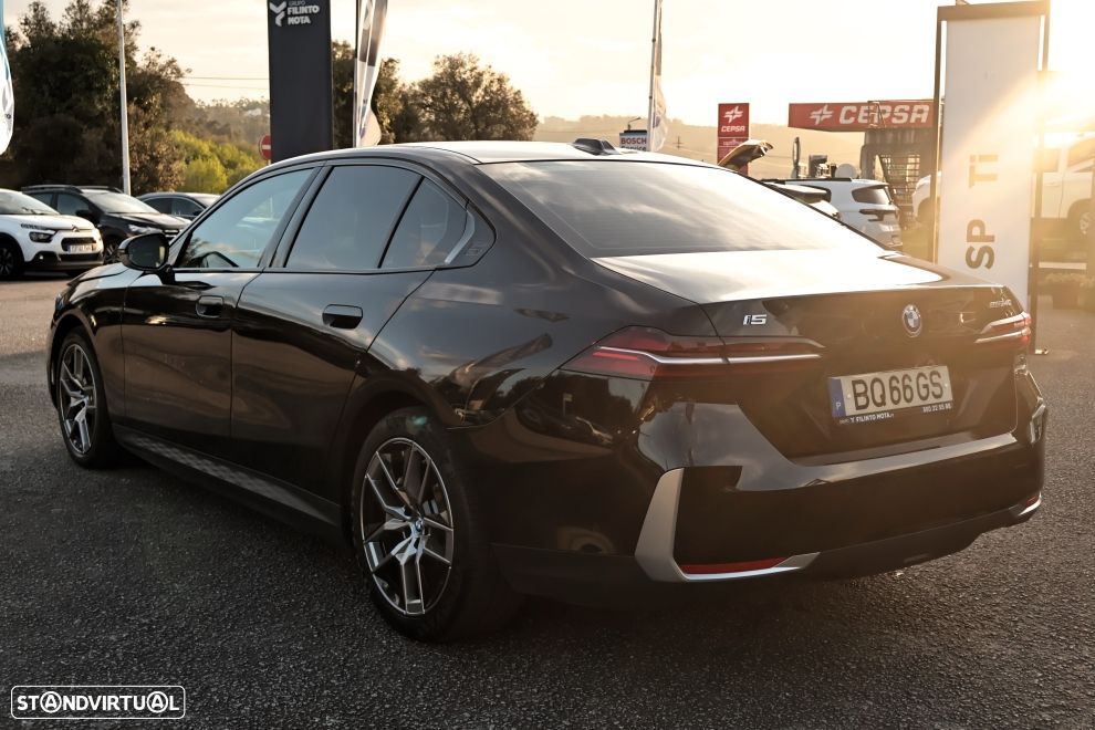 BMW i5 eDrive40 Pack Desportivo M Pro - 3